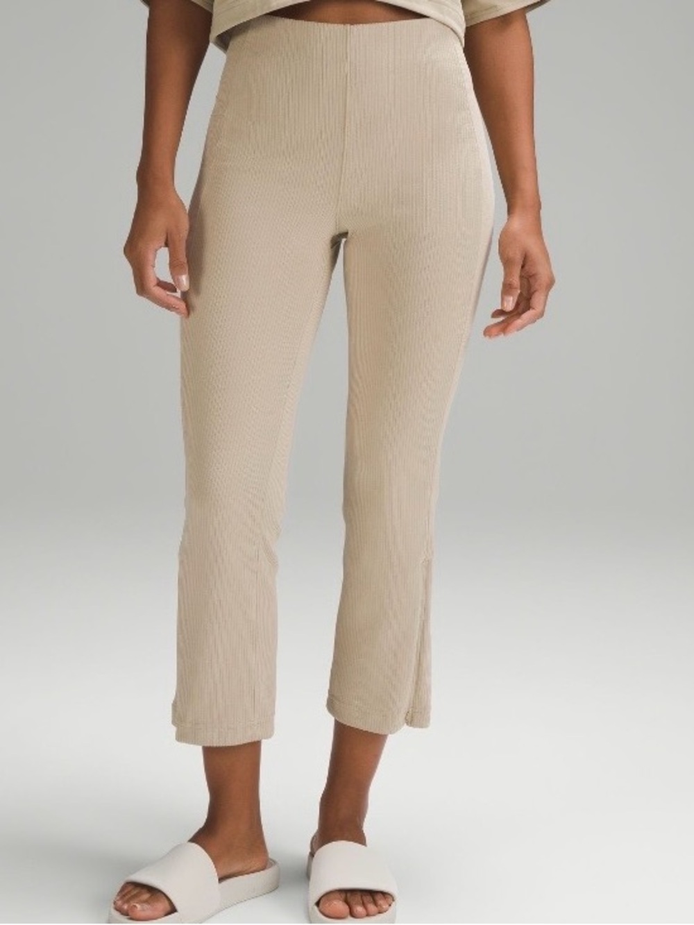 NWOT Lululemon Women’s Ribbed Softstreme Zip-Leg High-Rise Cropped Pant 25”, 14